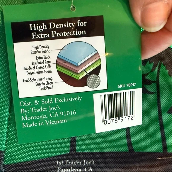 Trader Joe’s insulated bag - Picture 5 of 5